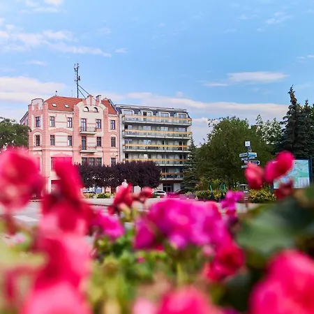 Golden Hour Apartments- Plac Slowianski 37